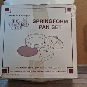The Pampered Chef Springform Pan Set 1540 With Heart and Bundt Insert